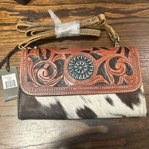 Myra Bag: Crossbody Clutch